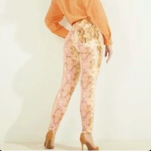 Marciano Printed Super High Stiletto 99 Skinny Jean in Sonora Skin Size 25